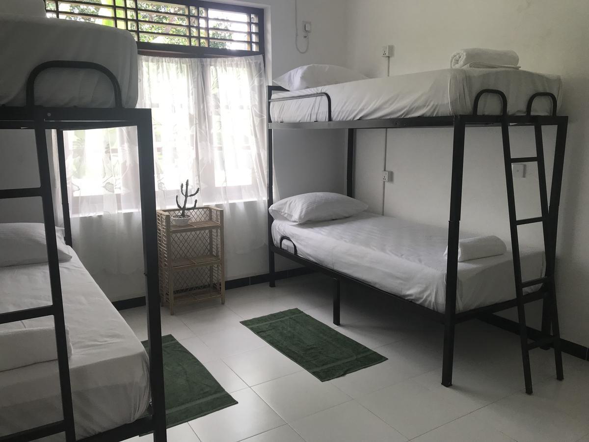 Bed & Bicycle Hostel Dehiwala-Mount Lavinia Exterior foto